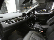 BMW 2シリーズ 218iｸﾞﾗﾝﾂｱﾗｰ ﾗｸﾞｼﾞｭｱﾘｰ ADｾｰﾌﾃｨPKG　☆有償ｶﾗｰ ☆後期 追ACC ﾚｰﾝDW 黒革 ﾋｰﾀｰ iﾄﾞﾗｲﾌﾞﾅﾋﾞ(第6世代ﾀｯﾁP対応) ﾍｯﾄﾞｱｯﾌﾟDSP Bｶﾒﾗ PDC LEDﾗｲﾄ ｵｰﾄﾃｰﾙｹﾞｰﾄ　2年保証