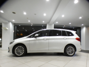 BMW 2シリーズ 218iｸﾞﾗﾝﾂｱﾗｰ ﾗｸﾞｼﾞｭｱﾘｰ ADｾｰﾌﾃｨPKG　☆有償ｶﾗｰ ☆後期 追ACC ﾚｰﾝDW 黒革 ﾋｰﾀｰ iﾄﾞﾗｲﾌﾞﾅﾋﾞ(第6世代ﾀｯﾁP対応) ﾍｯﾄﾞｱｯﾌﾟDSP Bｶﾒﾗ PDC LEDﾗｲﾄ ｵｰﾄﾃｰﾙｹﾞｰﾄ　2年保証