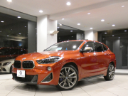 BMW X2 X2 M35i ADｾｰﾌﾃｨ&ｾﾚｸﾄPKG　☆1ｵｰﾅｰ 追ACC ﾚｰﾝDW ｲﾝﾃﾘS 黒革 ☆ﾊﾟﾉﾗﾏSR ﾀｯﾁP対応iﾄﾞﾗｲﾌﾞﾅﾋﾞ(第6世代) ☆ﾍｯﾄﾞｱｯﾌﾟDSP ☆TVﾁｭｰﾅｰ Bｶﾒﾗ PDC LEDﾗｲﾄ 専用ｴｸｽﾃﾘｱ  306ps　2年保証