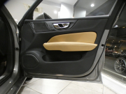 ボルボ V60 V60 B5ｲﾝｽｸﾘﾌﾟｼｮﾝ　☆1ｵｰﾅｰ 追ACC･LKA･ BLIS 茶革 全席ﾋｰﾀｰ ﾍﾞﾝﾁﾚｰﾀｰ ﾏｯｻｰｼﾞ ☆ｻﾝﾙｰﾌ ☆ｸﾘｽﾀﾙｼﾌﾄﾉﾌﾞ ﾀｯﾁｽｸﾘｰﾝHDDﾅﾋﾞ harman/K 全周囲ｶﾒﾗ LEDﾗｲﾄ ｵｰﾄﾃｰﾙｹﾞｰﾄ ☆OP19AW B5EG+ﾓｰﾀｰ　2年保証