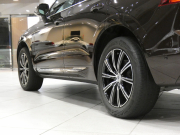 ボルボ XC60 XC60 B5 AWD ｲﾝｽｸﾘﾌﾟｼｮﾝ　追ACC･LKA･ BLIS 茶革 全席ﾋｰﾀｰ ﾍﾞﾝﾁﾚｰﾀｰ ﾏｯｻｰｼﾞ ☆ｻﾝﾙｰﾌ ☆ｸﾘｽﾀﾙｼﾌﾄ ﾀｯﾁｽｸﾘｰﾝHDDﾅﾋﾞ ☆B&Wｻｳﾝﾄﾞ 全周囲ｶﾒﾗ LEDﾗｲﾄ ｵｰﾄﾃｰﾙｹﾞｰﾄ 19AW B5EG+ﾓｰﾀｰ　2年保証