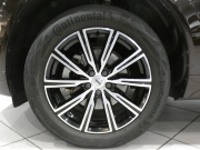 ボルボ XC60 XC60 B5 AWD ｲﾝｽｸﾘﾌﾟｼｮﾝ　追ACC･LKA･ BLIS 茶革 全席ﾋｰﾀｰ ﾍﾞﾝﾁﾚｰﾀｰ ﾏｯｻｰｼﾞ ☆ｻﾝﾙｰﾌ ☆ｸﾘｽﾀﾙｼﾌﾄ ﾀｯﾁｽｸﾘｰﾝHDDﾅﾋﾞ ☆B&Wｻｳﾝﾄﾞ 全周囲ｶﾒﾗ LEDﾗｲﾄ ｵｰﾄﾃｰﾙｹﾞｰﾄ 19AW B5EG+ﾓｰﾀｰ　2年保証