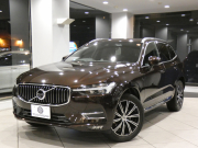 ボルボ XC60 XC60 B5 AWD ｲﾝｽｸﾘﾌﾟｼｮﾝ　追ACC･LKA･ BLIS 茶革 全席ﾋｰﾀｰ ﾍﾞﾝﾁﾚｰﾀｰ ﾏｯｻｰｼﾞ ☆ｻﾝﾙｰﾌ ☆ｸﾘｽﾀﾙｼﾌﾄ ﾀｯﾁｽｸﾘｰﾝHDDﾅﾋﾞ ☆B&Wｻｳﾝﾄﾞ 全周囲ｶﾒﾗ LEDﾗｲﾄ ｵｰﾄﾃｰﾙｹﾞｰﾄ 19AW B5EG+ﾓｰﾀｰ　2年保証