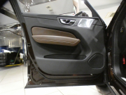 ボルボ XC60 XC60 B5 AWD ｲﾝｽｸﾘﾌﾟｼｮﾝ　追ACC･LKA･ BLIS 茶革 全席ﾋｰﾀｰ ﾍﾞﾝﾁﾚｰﾀｰ ﾏｯｻｰｼﾞ ☆ｻﾝﾙｰﾌ ☆ｸﾘｽﾀﾙｼﾌﾄ ﾀｯﾁｽｸﾘｰﾝHDDﾅﾋﾞ ☆B&Wｻｳﾝﾄﾞ 全周囲ｶﾒﾗ LEDﾗｲﾄ ｵｰﾄﾃｰﾙｹﾞｰﾄ 19AW B5EG+ﾓｰﾀｰ　2年保証