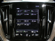 ボルボ XC60 XC60 B5 AWD ｲﾝｽｸﾘﾌﾟｼｮﾝ　追ACC･LKA･ BLIS 茶革 全席ﾋｰﾀｰ ﾍﾞﾝﾁﾚｰﾀｰ ﾏｯｻｰｼﾞ ☆ｻﾝﾙｰﾌ ☆ｸﾘｽﾀﾙｼﾌﾄ ﾀｯﾁｽｸﾘｰﾝHDDﾅﾋﾞ ☆B&Wｻｳﾝﾄﾞ 全周囲ｶﾒﾗ LEDﾗｲﾄ ｵｰﾄﾃｰﾙｹﾞｰﾄ 19AW B5EG+ﾓｰﾀｰ　2年保証