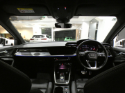 アウディ A3 A3ｾﾀﾞﾝ 30TFSI Sﾗｲﾝ ｺﾝﾋﾞﾆｴﾝｽ&ｱｼｽﾀﾝｽ&SﾗｲﾝﾌﾟﾗｽPKG　ADVｷｰ 追ACC ｻｲﾄﾞｱｼｽﾄ ｱｳﾃﾞｨﾌﾟﾚｾﾝｽ 黒革 ﾋｰﾀｰ MMIﾅﾋﾞ(ﾀｯﾁﾚｽﾎﾟﾝｽ付) ﾊﾞｰﾁｬﾙCP Bｶﾒﾗ PDC ☆ﾏﾄﾘｸｽLED ｱﾝﾋﾞｴﾝﾄﾗｲﾄ Sﾗｲﾝｴｸｽﾃﾘｱ&18AW　2年保証