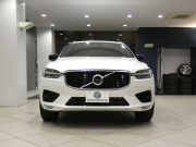ボルボ XC60 XC60 T6 AWD Rﾃﾞｻﾞｲﾝ　ｼﾃｨｾｰﾌﾃｨ ACC･BLIS ☆ｽﾚｰﾄ(灰)半革 ﾋｰﾀｰ ﾀｯﾁｽｸﾘｰﾝHDDﾅﾋﾞTV 全周囲ｶﾒﾗ ﾍｯﾄﾞｱｯﾌﾟDSP LEDﾗｲﾄ Rﾃﾞｻﾞｲﾝ専用ｴｸｽﾃﾘｱ&21AW ☆ﾎﾟｰﾙｽﾀｰﾊﾟﾌｫｰﾏﾝｽSW 320ps　2年保証