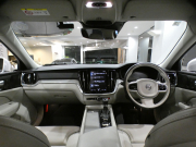 ボルボ V60 V60ｸﾛｽｶﾝﾄﾘｰ T5ﾌﾟﾛ AWD　追ACC･LKA･ LCMA 白革 ﾋｰﾀｰ ﾍﾞﾝﾁﾚｰﾀｰ ﾏｯｻｰｼﾞ機能 ﾀｯﾁｽｸﾘｰﾝHDDﾅﾋﾞTV harman/K 全周囲ｶﾒﾗ ﾍｯﾄﾞｱｯﾌﾟDSP LEDﾗｲﾄ ｵｰﾄﾃｰﾙｹﾞｰﾄ 19AW　2年保証