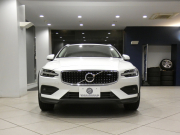 ボルボ V60 V60ｸﾛｽｶﾝﾄﾘｰ T5ﾌﾟﾛ AWD　追ACC･LKA･ LCMA 白革 ﾋｰﾀｰ ﾍﾞﾝﾁﾚｰﾀｰ ﾏｯｻｰｼﾞ機能 ﾀｯﾁｽｸﾘｰﾝHDDﾅﾋﾞTV harman/K 全周囲ｶﾒﾗ ﾍｯﾄﾞｱｯﾌﾟDSP LEDﾗｲﾄ ｵｰﾄﾃｰﾙｹﾞｰﾄ 19AW　2年保証