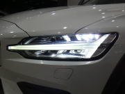 ボルボ V60 V60ｸﾛｽｶﾝﾄﾘｰ T5ﾌﾟﾛ AWD　追ACC･LKA･ LCMA 白革 ﾋｰﾀｰ ﾍﾞﾝﾁﾚｰﾀｰ ﾏｯｻｰｼﾞ機能 ﾀｯﾁｽｸﾘｰﾝHDDﾅﾋﾞTV harman/K 全周囲ｶﾒﾗ ﾍｯﾄﾞｱｯﾌﾟDSP LEDﾗｲﾄ ｵｰﾄﾃｰﾙｹﾞｰﾄ 19AW　2年保証