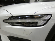 ボルボ V60 V60ｸﾛｽｶﾝﾄﾘｰ T5ﾌﾟﾛ AWD　追ACC･LKA･ LCMA 白革 ﾋｰﾀｰ ﾍﾞﾝﾁﾚｰﾀｰ ﾏｯｻｰｼﾞ機能 ﾀｯﾁｽｸﾘｰﾝHDDﾅﾋﾞTV harman/K 全周囲ｶﾒﾗ ﾍｯﾄﾞｱｯﾌﾟDSP LEDﾗｲﾄ ｵｰﾄﾃｰﾙｹﾞｰﾄ 19AW　2年保証