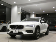 ボルボ V60 V60ｸﾛｽｶﾝﾄﾘｰ T5ﾌﾟﾛ AWD　追ACC･LKA･ LCMA 白革 ﾋｰﾀｰ ﾍﾞﾝﾁﾚｰﾀｰ ﾏｯｻｰｼﾞ機能 ﾀｯﾁｽｸﾘｰﾝHDDﾅﾋﾞTV harman/K 全周囲ｶﾒﾗ ﾍｯﾄﾞｱｯﾌﾟDSP LEDﾗｲﾄ ｵｰﾄﾃｰﾙｹﾞｰﾄ 19AW　2年保証