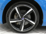 ボルボ V40 V40 T5 Rﾃﾞｻﾞｲﾝ　☆1ｵｰﾅｰ Pｽﾀｰﾄ 追ACC LCMA LKA BLIS 衝突軽減 黒革 ﾋｰﾀｰ 7ｲﾝﾁHDDﾅﾋﾞ MSV  Bｶﾒﾗ ｾﾝｻｰ ｷｾﾉﾝ Rﾃﾞｻﾞｲﾝ専用ｴｸｽﾃﾘｱ&18AW 245ps　2年保証