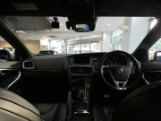 ボルボ V40 V40 T5 Rﾃﾞｻﾞｲﾝ　☆1ｵｰﾅｰ Pｽﾀｰﾄ 追ACC LCMA LKA BLIS 衝突軽減 黒革 ﾋｰﾀｰ 7ｲﾝﾁHDDﾅﾋﾞ MSV  Bｶﾒﾗ ｾﾝｻｰ ｷｾﾉﾝ Rﾃﾞｻﾞｲﾝ専用ｴｸｽﾃﾘｱ&18AW 245ps　2年保証