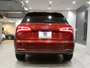 アウディ Q5 Q5 2.0TFSIｸﾜﾄﾛｽﾎﾟｰﾂ Sﾗｲﾝ&ｱｼｽﾀﾝｽPKG　ADVｷｰ 追ACC ﾚｰﾝ&ｻｲﾄﾞｱｼｽﾄ ｱｳﾃﾞｨﾌﾟﾚｾﾝｽ ﾊﾟｰｸｱｼｽﾄ 半革 ﾋｰﾀｰ MMIﾅﾋﾞ ﾊﾞｰﾁｬﾙCP 全周囲ｶﾒﾗ PDC LEDﾗｲﾄ Sﾗｲﾝｴｸｽﾃﾘｱ&19AW　2年保証