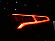 アウディ Q5 Q5 2.0TFSIｸﾜﾄﾛｽﾎﾟｰﾂ Sﾗｲﾝ&ｱｼｽﾀﾝｽPKG　☆1ｵｰﾅｰ ADVｷｰ 追ACC ﾚｰﾝ&ｻｲﾄﾞｱｼｽﾄ ｱｳﾃﾞｨﾌﾟﾚｾﾝｽ ﾊﾟｰｸｱｼｽﾄ 半革 ﾋｰﾀｰ MMIﾅﾋﾞ ﾊﾞｰﾁｬﾙCP 全周囲ｶﾒﾗ PDC LEDﾗｲﾄ Sﾗｲﾝｴｸｽﾃﾘｱ&19AW　2年保証