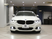 BMW 3シリーズ 320iｸﾞﾗﾝﾂｰﾘｽﾓ Mｽﾎﾟｰﾂ　☆後期 ｺﾝﾌｫA 追ACC ﾚｰﾝCHW 衝突軽減 黒革 ﾋｰﾀｰ iﾄﾞﾗｲﾌﾞﾅﾋﾞ(第5世代) ☆ﾄｯﾌﾟ･ｻｲﾄﾞﾋﾞｭｰｶﾒﾗ PDC LEDﾗｲﾄ Mｽﾎﾟｰﾂｴｱﾛ&19AW ｵｰﾄﾃｰﾙｹﾞｰﾄ　2年保証