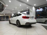 BMW 3シリーズ 320iｸﾞﾗﾝﾂｰﾘｽﾓ Mｽﾎﾟｰﾂ　☆後期 ｺﾝﾌｫA 追ACC ﾚｰﾝCHW 衝突軽減 黒革 ﾋｰﾀｰ iﾄﾞﾗｲﾌﾞﾅﾋﾞ(第5世代) ☆ﾄｯﾌﾟ･ｻｲﾄﾞﾋﾞｭｰｶﾒﾗ PDC LEDﾗｲﾄ Mｽﾎﾟｰﾂｴｱﾛ&19AW ｵｰﾄﾃｰﾙｹﾞｰﾄ　2年保証
