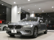ボルボ V60 V60 T5 ｲﾝｽｸﾘﾌﾟｼｮﾝ　追ACC･LKA･ LCMA 茶革 ﾋｰﾀｰ ﾍﾞﾝﾁﾚｰﾀｰ ﾏｯｻｰｼﾞ☆革張りﾀﾞｯｼｭﾎﾞｰﾄﾞ ☆ﾊﾟﾉﾗﾏSR ﾀｯﾁｽｸﾘｰﾝHDDﾅﾋﾞTV harmank 全周囲ｶﾒﾗ ﾍｯﾄﾞｱｯﾌﾟDSP LEDﾗｲﾄ ｵｰﾄﾃｰﾙｹﾞｰﾄ 18AW　2年保証
