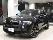 BMW X6 X6M　☆Indivi外装色 Dｱｼｽﾄ ﾚｰﾝDW ﾚｰﾝCHW ﾍｯﾄﾞｱｯﾌﾟDSP 黒革 全席ﾋｰﾀｰ iﾄﾞﾗｲﾌﾞﾅﾋﾞ(第6世代ﾀｯﾁP対応) Bｶﾒﾗ ﾄｯﾌﾟ･ｻｲﾄﾞﾋﾞｭｰｶﾒﾗ PDC LEDﾗｲﾄ ｱﾝﾋﾞｴﾝﾄﾗｲﾄ 専用ｴｸｽﾃﾘｱ&21AW 575PS　2年保証