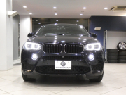 BMW X6 X6M　☆Indivi外装色 Dｱｼｽﾄ ﾚｰﾝDW ﾚｰﾝCHW ﾍｯﾄﾞｱｯﾌﾟDSP 黒革 全席ﾋｰﾀｰ iﾄﾞﾗｲﾌﾞﾅﾋﾞ(第6世代ﾀｯﾁP対応) Bｶﾒﾗ ﾄｯﾌﾟ･ｻｲﾄﾞﾋﾞｭｰｶﾒﾗ PDC LEDﾗｲﾄ ｱﾝﾋﾞｴﾝﾄﾗｲﾄ 専用ｴｸｽﾃﾘｱ&21AW 575PS　2年保証