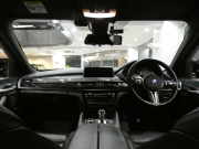 BMW X6 X6M　☆Indivi外装色 Dｱｼｽﾄ ﾚｰﾝDW ﾚｰﾝCHW ﾍｯﾄﾞｱｯﾌﾟDSP 黒革 全席ﾋｰﾀｰ iﾄﾞﾗｲﾌﾞﾅﾋﾞ(第6世代ﾀｯﾁP対応) Bｶﾒﾗ ﾄｯﾌﾟ･ｻｲﾄﾞﾋﾞｭｰｶﾒﾗ PDC LEDﾗｲﾄ ｱﾝﾋﾞｴﾝﾄﾗｲﾄ 専用ｴｸｽﾃﾘｱ&21AW 575PS　2年保証