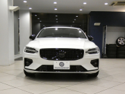 ボルボ S60 S60 B5 Rﾃﾞｻﾞｲﾝ　 ｼﾃｨｾｰﾌﾃｨ ACC･BLIS 黒半革 全席ﾋｰﾀｰ ☆ﾊﾟﾉﾗﾏSR ☆革張りﾀﾞｯｼｭﾎﾞｰﾄﾞ ﾀｯﾁｽｸﾘｰﾝHDDﾅﾋﾞ ☆B&Wｻｳﾝﾄﾞ全周囲ｶﾒﾗ ﾜｲﾔﾚｽCH ﾍｯﾄﾞｱｯﾌﾟDSP LEDﾗｲﾄ Rﾃﾞｻﾞｲﾝ専用ｴｸｽﾃﾘｱ ☆OP19AW　2年保証
