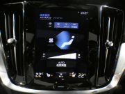 ボルボ S60 S60 B5 Rﾃﾞｻﾞｲﾝ　 ｼﾃｨｾｰﾌﾃｨ ACC･BLIS 黒半革 全席ﾋｰﾀｰ ☆ﾊﾟﾉﾗﾏSR ☆革張りﾀﾞｯｼｭﾎﾞｰﾄﾞ ﾀｯﾁｽｸﾘｰﾝHDDﾅﾋﾞ ☆B&Wｻｳﾝﾄﾞ全周囲ｶﾒﾗ ﾜｲﾔﾚｽCH ﾍｯﾄﾞｱｯﾌﾟDSP LEDﾗｲﾄ Rﾃﾞｻﾞｲﾝ専用ｴｸｽﾃﾘｱ ☆OP19AW　2年保証
