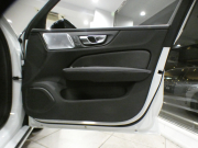 ボルボ S60 S60 B5 Rﾃﾞｻﾞｲﾝ　 ｼﾃｨｾｰﾌﾃｨ ACC･BLIS 黒半革 全席ﾋｰﾀｰ ☆ﾊﾟﾉﾗﾏSR ☆革張りﾀﾞｯｼｭﾎﾞｰﾄﾞ ﾀｯﾁｽｸﾘｰﾝHDDﾅﾋﾞ ☆B&Wｻｳﾝﾄﾞ全周囲ｶﾒﾗ ﾜｲﾔﾚｽCH ﾍｯﾄﾞｱｯﾌﾟDSP LEDﾗｲﾄ Rﾃﾞｻﾞｲﾝ専用ｴｸｽﾃﾘｱ ☆OP19AW　2年保証
