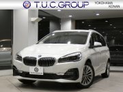 BMW 2シリーズ 218iｸﾞﾗﾝﾂｱﾗｰ ﾗｸﾞｼﾞｭｱﾘｰ ADｾｰﾌﾃｨPKG　☆有償ｶﾗｰ ☆後期 追ACC ﾚｰﾝDW 白革 ﾋｰﾀｰ iﾄﾞﾗｲﾌﾞﾅﾋﾞ(第6世代ﾀｯﾁP対応) ﾍｯﾄﾞｱｯﾌﾟDSP Bｶﾒﾗ PDC LEDﾗｲﾄ ｵｰﾄﾃｰﾙｹﾞｰﾄ　2年保証