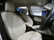BMW 2シリーズ 218iｸﾞﾗﾝﾂｱﾗｰ ﾗｸﾞｼﾞｭｱﾘｰ ADｾｰﾌﾃｨPKG　☆有償ｶﾗｰ ☆後期 追ACC ﾚｰﾝDW 白革 ﾋｰﾀｰ iﾄﾞﾗｲﾌﾞﾅﾋﾞ(第6世代ﾀｯﾁP対応) ﾍｯﾄﾞｱｯﾌﾟDSP Bｶﾒﾗ PDC LEDﾗｲﾄ ｵｰﾄﾃｰﾙｹﾞｰﾄ　2年保証