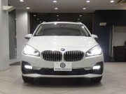 BMW 2シリーズ 218iｸﾞﾗﾝﾂｱﾗｰ ﾗｸﾞｼﾞｭｱﾘｰ ADｾｰﾌﾃｨPKG　☆有償ｶﾗｰ ☆後期 追ACC ﾚｰﾝDW 白革 ﾋｰﾀｰ iﾄﾞﾗｲﾌﾞﾅﾋﾞ(第6世代ﾀｯﾁP対応) ﾍｯﾄﾞｱｯﾌﾟDSP Bｶﾒﾗ PDC LEDﾗｲﾄ ｵｰﾄﾃｰﾙｹﾞｰﾄ　2年保証