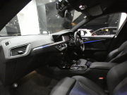 BMW 2シリーズ M235i Xﾄﾞﾗｲﾌﾞ ｸﾞﾗﾝｸｰﾍﾟ　ｺﾝﾌｫA Dｱｼｽﾄ 追ACC ﾚｰﾝDW 衝突軽減 半革 ﾋｰﾀｰ iﾄﾞﾗｲﾌﾞﾅﾋﾞ(第7世代) Bｶﾒﾗ PDC LEDﾗｲﾄ ｱﾝﾋﾞｴﾝﾄﾗｲﾄ 専用ｴｸｽﾃﾘｱ&18AW 306ps　2年保証
