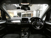 BMW 2シリーズ 218iｸﾞﾗﾝﾂｱﾗｰ ｱﾄﾞﾊﾞﾝｽﾄｱｸﾃｨﾌﾞｾｰﾌﾃｨPKG　☆後期 ☆追ACC ﾚｰﾝDW ｼｰﾄﾋｰﾀｰ iﾄﾞﾗｲﾌﾞﾅﾋﾞ(第6世代ﾀｯﾁP対応) ☆ﾍｯﾄﾞｱｯﾌﾟDSP Bｶﾒﾗ PDC LEDﾗｲﾄ ｵｰﾄﾃｰﾙｹﾞｰﾄ　2年保証