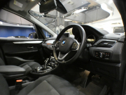 BMW 2シリーズ 218iｸﾞﾗﾝﾂｱﾗｰ ｱﾄﾞﾊﾞﾝｽﾄｱｸﾃｨﾌﾞｾｰﾌﾃｨPKG　☆後期 ☆追ACC ﾚｰﾝDW ｼｰﾄﾋｰﾀｰ iﾄﾞﾗｲﾌﾞﾅﾋﾞ(第6世代ﾀｯﾁP対応) ☆ﾍｯﾄﾞｱｯﾌﾟDSP Bｶﾒﾗ PDC LEDﾗｲﾄ ｵｰﾄﾃｰﾙｹﾞｰﾄ　2年保証