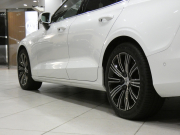 ボルボ V60 V60 T5 ｲﾝｽｸﾘﾌﾟｼｮﾝ　追ACC･LKA･ LCMA 茶革 ﾋｰﾀｰ ﾍﾞﾝﾁﾚｰﾀｰ ﾏｯｻｰｼﾞ ☆OPｲﾝﾃﾘｱﾄﾘﾑ ﾀｯﾁｽｸﾘｰﾝHDDﾅﾋﾞTV harmank 全周囲ｶﾒﾗ ﾍｯﾄﾞｱｯﾌﾟDSP LEDﾗｲﾄ ｵｰﾄﾃｰﾙｹﾞｰﾄ 18AW　2年保証