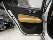 ボルボ V60 V60 T5 ｲﾝｽｸﾘﾌﾟｼｮﾝ　追ACC･LKA･ LCMA 茶革 ﾋｰﾀｰ ﾍﾞﾝﾁﾚｰﾀｰ ﾏｯｻｰｼﾞ ☆OPｲﾝﾃﾘｱﾄﾘﾑ ﾀｯﾁｽｸﾘｰﾝHDDﾅﾋﾞTV harmank 全周囲ｶﾒﾗ ﾍｯﾄﾞｱｯﾌﾟDSP LEDﾗｲﾄ ｵｰﾄﾃｰﾙｹﾞｰﾄ 18AW　2年保証