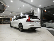 ボルボ V60 V60 T5 ｲﾝｽｸﾘﾌﾟｼｮﾝ　追ACC･LKA･ LCMA 茶革 ﾋｰﾀｰ ﾍﾞﾝﾁﾚｰﾀｰ ﾏｯｻｰｼﾞ ☆OPｲﾝﾃﾘｱﾄﾘﾑ ﾀｯﾁｽｸﾘｰﾝHDDﾅﾋﾞTV harmank 全周囲ｶﾒﾗ ﾍｯﾄﾞｱｯﾌﾟDSP LEDﾗｲﾄ ｵｰﾄﾃｰﾙｹﾞｰﾄ 18AW　2年保証