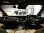 ボルボ V60 V60 T5 ｲﾝｽｸﾘﾌﾟｼｮﾝ　追ACC･LKA･ LCMA 茶革 ﾋｰﾀｰ ﾍﾞﾝﾁﾚｰﾀｰ ﾏｯｻｰｼﾞ ☆OPｲﾝﾃﾘｱﾄﾘﾑ ﾀｯﾁｽｸﾘｰﾝHDDﾅﾋﾞTV harmank 全周囲ｶﾒﾗ ﾍｯﾄﾞｱｯﾌﾟDSP LEDﾗｲﾄ ｵｰﾄﾃｰﾙｹﾞｰﾄ 18AW　2年保証