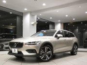 ボルボ V60 V60 ｸﾛｽｶﾝﾄﾘｰ ｱﾙﾃｨﾒｯﾄB5 AWD　☆1ｵｰﾅｰ 追ACC･LKA･ LCMA 茶革 ﾋｰﾀｰ ﾍﾞﾝﾁﾚｰﾀｰ ﾏｯｻｰｼﾞ ☆ｽﾃｱﾋｰﾀｰ ☆革張りﾀﾞｯｼｭﾎﾞｰﾄﾞ ☆Googleﾅﾋﾞ harmank 全周囲ｶﾒﾗ ﾍｯﾄﾞｱｯﾌﾟDSP LEDﾗｲﾄ ｵｰﾄﾃｰﾙｹﾞｰﾄ 19AW　2年保証