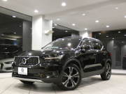 ボルボ XC40 XC40 T5 AWD ｲﾝｽｸﾘﾌﾟｼｮﾝ　☆1ｵｰﾅｰ 追ACC･LKA･ BLIS 赤革 ☆全席ﾋｰﾀｰ☆ｻﾝﾙｰﾌ ☆ｸﾘｽﾀﾙｼﾌﾄ ﾀｯﾁｽｸﾘｰﾝHDDﾅﾋﾞ harmank 全周囲ｶﾒﾗ ﾜｲﾔﾚｽCH LEDﾗｲﾄ ｵｰﾄﾃｰﾙｹﾞｰﾄ 19AW　2年保証