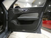 ボルボ V60 V60 B5 Rﾃﾞｻﾞｲﾝ　ｼﾃｨｾｰﾌﾃｨ 追ACC･BLIS 黒半革 ☆全席ﾋｰﾀｰ ☆ｽﾃｱﾋｰﾀｰ ﾀｯﾁｽｸﾘｰﾝHDDﾅﾋﾞTV harman/K 全周囲ｶﾒﾗ ﾍｯﾄﾞｱｯﾌﾟDSP LEDﾗｲﾄ Rﾃﾞｻﾞｲﾝ専用ｴｸｽﾃﾘｱ ☆OP19AW B5ｴﾝｼﾞﾝ+ﾓｰﾀｰ　2年保証