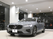 ボルボ V60 V60 B5 Rﾃﾞｻﾞｲﾝ　ｼﾃｨｾｰﾌﾃｨ 追ACC･BLIS 黒半革 ☆全席ﾋｰﾀｰ ☆ｽﾃｱﾋｰﾀｰ ﾀｯﾁｽｸﾘｰﾝHDDﾅﾋﾞTV harman/K 全周囲ｶﾒﾗ ﾍｯﾄﾞｱｯﾌﾟDSP LEDﾗｲﾄ Rﾃﾞｻﾞｲﾝ専用ｴｸｽﾃﾘｱ ☆OP19AW B5ｴﾝｼﾞﾝ+ﾓｰﾀｰ　2年保証