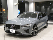 ボルボ V60 V60 B5 Rﾃﾞｻﾞｲﾝ　ｼﾃｨｾｰﾌﾃｨ 追ACC･BLIS 黒半革 ☆全席ﾋｰﾀｰ ☆ｽﾃｱﾋｰﾀｰ ﾀｯﾁｽｸﾘｰﾝHDDﾅﾋﾞTV harman/K 全周囲ｶﾒﾗ ﾍｯﾄﾞｱｯﾌﾟDSP LEDﾗｲﾄ Rﾃﾞｻﾞｲﾝ専用ｴｸｽﾃﾘｱ ☆OP19AW B5ｴﾝｼﾞﾝ+ﾓｰﾀｰ　2年保証