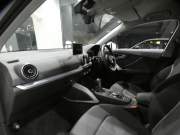 アウディ Q2 Q2 30TFSIｽﾎﾟｰﾂ ｱｼｽﾀﾝｽPKG　ADVｷｰ 追ACC ﾚｰﾝ&ｻｲﾄﾞｱｼｽﾄ 衝突軽減  ﾋｰﾀｰ MMIﾅﾋﾞ ﾊﾞｰﾁｬﾙCP TV ｽﾏｰﾄﾌｫﾝIF Bｶﾒﾗ PDC LEDﾗｲﾄ ｵｰﾄﾃｰﾙｹﾞｰﾄ 17AW 　2年保証