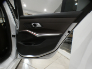 BMW 3シリーズ 320i ﾋﾟｭｱｴﾚｶﾞﾝｽ　☆首都圏限定100台 Dｱｼｽﾄ+ 追ACC ﾚｰﾝCHW 衝突軽減 茶革 ﾋｰﾀｰ  iﾄﾞﾗｲﾌﾞﾅﾋﾞ(第7世代ﾀｯﾁP対応) ﾜｲﾔﾚｽCH ☆TVﾁｭｰﾅｰ 全周囲ｶﾒﾗ PDC  LEDﾗｲﾄ ｵｰﾄﾄﾗﾝｸ 17AW　2年保証
