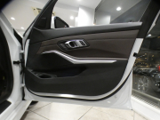 BMW 3シリーズ 320i ﾋﾟｭｱｴﾚｶﾞﾝｽ　☆首都圏限定100台 Dｱｼｽﾄ+ 追ACC ﾚｰﾝCHW 衝突軽減 茶革 ﾋｰﾀｰ  iﾄﾞﾗｲﾌﾞﾅﾋﾞ(第7世代ﾀｯﾁP対応) ﾜｲﾔﾚｽCH ☆TVﾁｭｰﾅｰ 全周囲ｶﾒﾗ PDC  LEDﾗｲﾄ ｵｰﾄﾄﾗﾝｸ 17AW　2年保証