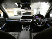 BMW 3シリーズ 320i ﾋﾟｭｱｴﾚｶﾞﾝｽ　☆首都圏限定100台 Dｱｼｽﾄ+ 追ACC ﾚｰﾝCHW 衝突軽減 茶革 ﾋｰﾀｰ  iﾄﾞﾗｲﾌﾞﾅﾋﾞ(第7世代ﾀｯﾁP対応) ﾜｲﾔﾚｽCH ☆TVﾁｭｰﾅｰ 全周囲ｶﾒﾗ PDC  LEDﾗｲﾄ ｵｰﾄﾄﾗﾝｸ 17AW　2年保証