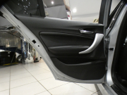 BMW 1シリーズ M135i ﾊﾟｰｷﾝｸﾞｻﾎﾟｰﾄPKG　ｺﾝﾌｫA 黒革 ﾋｰﾀｰ iDriveﾅﾋﾞ(CIC) BTｵｰﾃﾞｨｵ ☆Bｶﾒﾗ Rｾﾝｻｰ ｷｾﾉﾝ 専用ｴｸｽﾃﾘｱ&18AW 326ps　2年保証