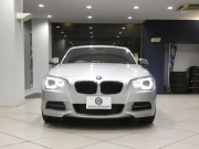 BMW 1シリーズ M135i ﾊﾟｰｷﾝｸﾞｻﾎﾟｰﾄPKG　ｺﾝﾌｫA 黒革 ﾋｰﾀｰ iDriveﾅﾋﾞ(CIC) BTｵｰﾃﾞｨｵ ☆Bｶﾒﾗ Rｾﾝｻｰ ｷｾﾉﾝ 専用ｴｸｽﾃﾘｱ&18AW 326ps　2年保証